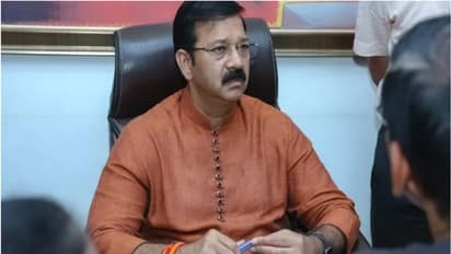 തർക്കം പരിഹരിക്കാനെത്തി പൊലീസ് സ്റ്റേഷനിൽ വച്ച് ശിവസേനാ നേതാവിനെ വെടിവച്ച് ബിജെപി എംഎൽഎ 