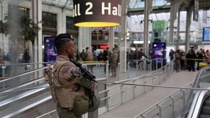 Knife attack at Paris' biggest railway station leaves three wounded; suspect arrested (WATCH)