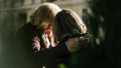 എന്തൊരു ചതി; 1 കോ‌ടിയുടെ വീട് പേരക്കുട്ടിക്ക് എഴുതിക്കൊടുത്തു, വൃദ്ധദമ്പതികള്‍ ഇപ്പോള്‍ അഗതിമന്ദിരത്തില്‍