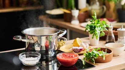 അടുക്കളയിലെ ദുര്‍ഗന്ധം അകറ്റാൻ ഇതാ നാല് എളുപ്പവഴികള്‍...