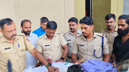 വരുന്നുണ്ടെന്ന വിവരം വളരെ നേരത്തെ കിട്ടി, ബസിൽ ഒന്നു പരുങ്ങാൻ പോലും സമയം കിട്ടിയില്ല; ബാഗിൽ രണ്ട് കിലോ കഞ്ചാവ്