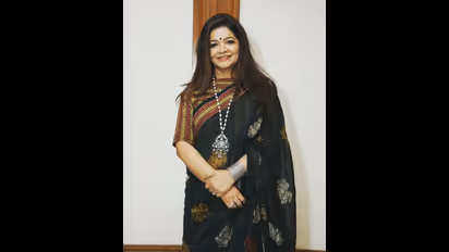 ಖ್ಯಾತ ನಟನನ್ನು ಪ್ರೀತಿಸಿ ಮದುವೆಯಾಗಿದ್ದ ಐಎಎಸ್ ಅಧಿಕಾರಿ 12 ವರ್ಷಗಳ ನಂತರ ವಿಚ್ಛೇದನ ನೀಡಿದ್ಯಾಕೆ? 