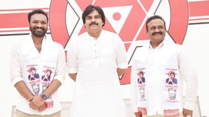జనసేనలో చేరిన వైసీపీ ఎంపీ బాలశౌరీ .. పారిపోవడానికి ‘‘ సిద్ధమా  ’’ అంటూ జగన్‌పై సెటైర్లు
