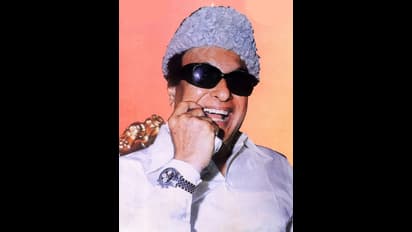 ஒத்த போஸ்டர் கூட ஒட்டாமல் சஸ்பென்ஸ் ஆக ரிலீஸ் ஆகி வசூல் சாதனை படைத்த எம்.ஜி.ஆர் படம் பற்றி தெரியுமா?