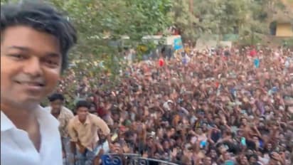 പാര്‍ട്ടി പ്രഖ്യാപനത്തിന് ശേഷം ആദ്യമായി ആരാധകരെ കണ്ട് വിജയ്; 'ഗോട്ട്' ലൊക്കേഷനില്‍ എത്തിയത് ആയിരങ്ങള്‍: വീഡിയോ