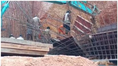 മണ്ണിടിഞ്ഞുവീണ് അപകടം; 3 പേർക്ക് പരിക്ക്, ഒരു തൊഴിലാളി മണ്ണിനടിയിൽ കുടുങ്ങി, സംഭവം മലപ്പുറത്ത്