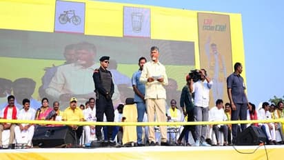 మూడు ప్రాంతాల ప్రజలు ఫ్యాన్ రెక్కలు విరగ్గొట్టాలి: చంద్రబాబు