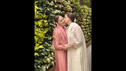 ഹേമ മാലിനിയുടെ മകള് 'ധൂം ഗേള്'ഇഷ ഡിയോള് വിവാഹ മോചിതയായി