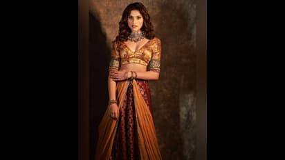 ಮಾಲಾಶ್ರೀ ಮಗಳು ಇಷ್ಟೊಂದು ಬೋಲ್ಡ್ ಹ್ಹಾ...: ಲೋ ಕಟ್ ಬ್ಲೌಸ್ ಧರಿಸಿ ಸೀರೆ ಹಾಕೋದು ಮರೆತ್ರ ಆರಾಧನಾ!