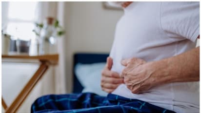 വയറ്റിലെ ക്യാൻസർ ; ലക്ഷണങ്ങൾ എന്തൊക്കെ? കാരണങ്ങൾ അറിയാം