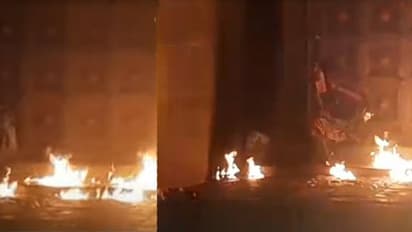 Mylapore Kapaleeshwarar Temple: கபாலீஸ்வரர் கோயில் வாசலில் பெட்ரோல் ஊற்றி தீ வைப்பு.. போலீஸ் தீவிர விசாரணை..!