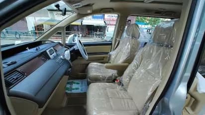 కొత్త కారు కొన్నప్పుడు సీటు కవర్ని చింపివేయాల్సిందే..! ఎందుకొ మీకు తెలుసా?