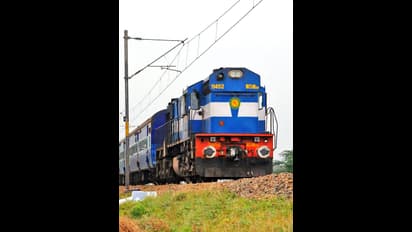 இனி நீண்ட நேரம் வரிசையில் காத்திருக்க வேண்டாம்.. சில நிமிடங்களிலேயே ரயில் டிக்கெட் புக் செய்யலாம்..