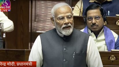 ವೀಲ್‌ಚೇರ್‌ನಲ್ಲೂ ದೇಶಕ್ಕಾಗಿ ಸೇವೆ ಸಲ್ಲಿಸಿದ ನಾಯಕ, ಮನ್‌ಮೋಹನ್ ಸಿಂಗ್ ಶ್ಲಾಘಿಸಿದ ಮೋದಿ!