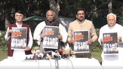 'ദസ് സാൽ അന്യായ് കാൽ'; കേന്ദ്ര സർക്കാരിനെതിരെ 'ബ്ലാക്ക് പേപ്പർ' പുറത്തിറക്കി കോൺഗ്രസ്