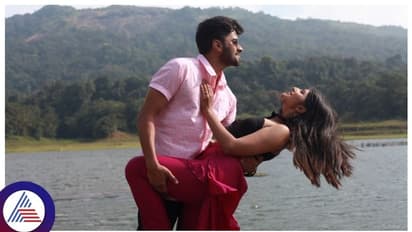 'ವ್ಯಾಲೆಂಟೈನ್ಸ್ ಡೇ'ಗೆ ಪ್ರೇಮಿಗಳಿಗೆ ಅಭಿದಾಸ್-ಶರಣ್ಯಾ 'ನಗುವಿನ ಹೂಗಳ ಮೇಲೆ' ಉಡುಗೊರೆ!