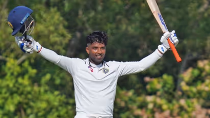 ഇങ്ങനെ കളിക്കൂ! സഞ്ജു, സച്ചിന് ബേബിയെ കണ്ട് പഠിക്കണം! പൂജാരയേയും പിന്തള്ളി കേരള താരം റണ്വേട്ടയില് രണ്ടാമത്