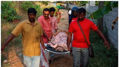 വാഹനമെത്താൻ റോഡില്ല; രോഗികളെയും വയോധികരെയും ചുമന്ന് എത്തിക്കേണ്ട ഗതികേടിൽ ലൈഫ് ഭവന സമുച്ചയത്തിലെ താമസക്കാർ