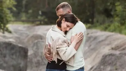 Hug Day 2024 wishes, messages, whatsApp/facebook status to share with your loved ones