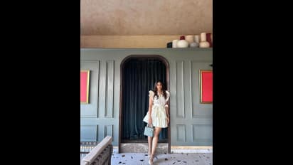 ತುಂಡು ಫ್ರಾಕ್‌ನಲ್ಲಿ ಫೋಸ್ ಕೊಟ್ಟ ಸಪ್ತಮಿ ಗೌಡ, ಬಾರ್ಬಿ ಗರ್ಲ್ ಎಂದು ಹೊಗಳಿದ ಫ್ಯಾನ್ಸ್‌