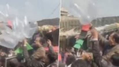 పాకిస్తాన్ సార్వత్రిక ఎన్నికలు : విజయోత్సవ సంబరాల్లో కండోమ్‌ను పోలిన బెలూన్లు, వీడియో వైరల్ 