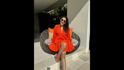 రెడ్ ఫ్రాక్ లో కిరాక్ పుట్టిస్తున్న ప్రగ్య జైస్వాల్... బాలయ్య భామ గ్లామరస్ లుక్ వైరల్!