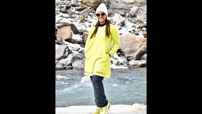 ಮಂಡೆ ಬಿಸಿ ಇಲ್ಲದ Monday; Snow ಇಲ್ಲದೆ ಪೋಸ್ ಕೊಟ್ಟ ಅನುಶ್ರೀ