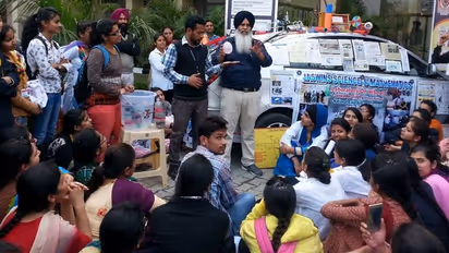 Experiments with Science: Lab on Wheels, An Award-Winning Educational Method That Makes Learning Fun 