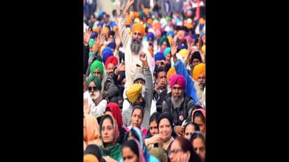 ರೈತರು- ಕೇಂದ್ರದ ಮಾತುಕತೆ ಅಪೂರ್ಣ, ನಾಳೆ 4ನೇ ಸುತ್ತಿನ ಚರ್ಚೆ, ಪ್ರತಿಭಟನೆ ವೇಳೆ ಅಶ್ರುವಾಯು ಸಿಡಿಸಿದ ಪೊಲೀಸ್