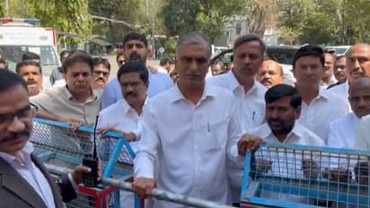 అయ్యో.. మాజీ మంత్రులకు చేదు అనుభవం.. మీడియా పాయింట్ కు రానివ్వని పోలీసులు, మార్షల్స్ (వీడియోలు)