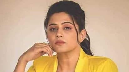 భర్తతో గొడవలు జరుగుతూనే ఉంటాయి... ఫైనల్ గా ఒప్పుకున్న హీరోయిన్ ప్రియమణి!