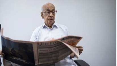 ಬರೋಬ್ಬರಿ 6200 ಕೋಟಿ ದೇಣಿಗೆ ನೀಡಿದ ಉದ್ಯಮಿಯ ಸಿಂಪಲ್‌ ಲೈಫ್‌; ಬಿಲಿಯನೇರ್ ಬಳಿ ಸ್ಮಾರ್ಟ್‌ಫೋನ್ ಕೂಡಾ ಇಲ್ಲ!