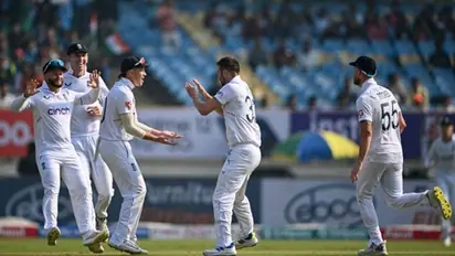 റാഞ്ചി ടെസ്റ്റ്: മാര്‍ക്ക് വുഡ് പുറത്ത്! ടീമില്‍ രണ്ട് മാറ്റം വരുത്തി ഇംഗ്ലണ്ട്; ഫിംഗര്‍ സ്പിന്നറും ടീമില്‍