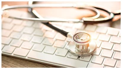 സംഘർഷ സാഹചര്യം; ആരോ​ഗ്യ മന്ത്രാലയത്തിലെ എല്ലാ ഉദ്യോ​ഗസ്ഥരുടെയും അവധി റദ്ദാക്കി