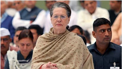 'തൻ്റെ എല്ലാ നേട്ടങ്ങൾക്കും കാരണം റായ് ബറേലിയിലെ വോട്ടർമാർ, സ്നേഹം തുടരണം'; കത്തെഴുതി സോണിയാ ​ഗാന്ധി