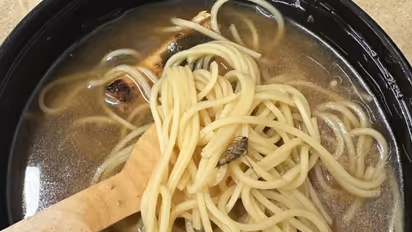 ഓര്ഡര് ചെയ്ത ഭക്ഷണത്തില് പാറ്റ; സംഗതി വിവാദമായതോടെ മാപ്പ് പറഞ്ഞ് സൊമാറ്റോ...