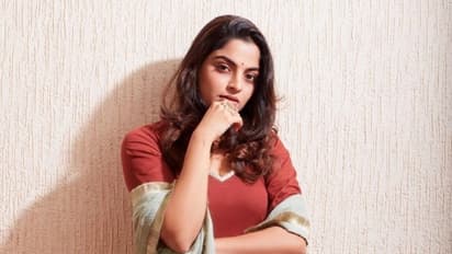 മാറ്റമില്ലാതെ ഒന്നാം സ്ഥാനം, ടോപ്പ് 5 ലെ പുതിയ എന്‍ട്രിയായി നിഖില; മലയാളത്തില്‍ ഏറ്റവും ജനപ്രീതിയുള്ള നടിമാര്‍