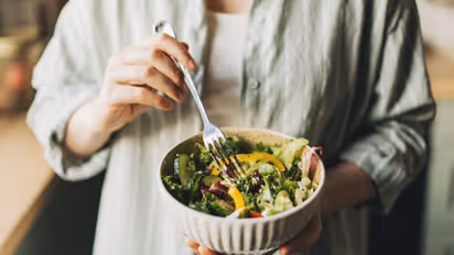 നിങ്ങൾ വെജിറ്റേറിയൻ ആണോ? ഈ വിറ്റാമിന്റെ കുറവിനെ നിസാരമായി കാണേണ്ട...