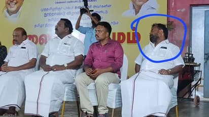 ஆட்சியர், எம்.பி. ஜோதிமணியுடன் மேடையில் அமரவைக்கப்பட்ட கவுன்சிலரின் கணவர்; கரூரில் சலசலப்பு