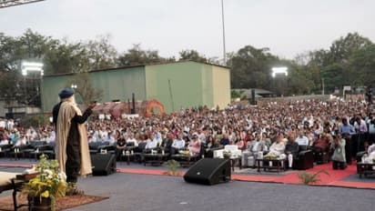 Sadhguru's Isha Foundation trains 11,000 Indian Army soldiers in Hatha Yoga (PHOTOS)