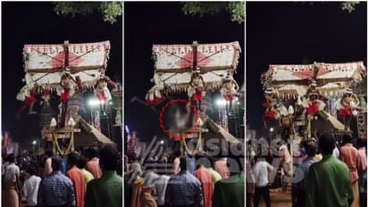 തൂക്ക വഴിപാടിനിടെ കുഞ്ഞ് താഴെ വീണ സംഭവം; തൂക്കക്കാരനെ കൂടാതെ അമ്മയും ക്ഷേത്ര ഭാരവാഹികളും പ്രതികൾ