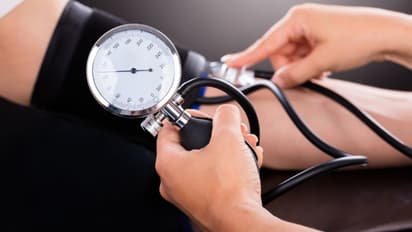 ബിപി കുറയ്ക്കാന്‍ ദിവസവും കഴിക്കാം ഈ ആറ് ഭക്ഷണങ്ങള്‍... 