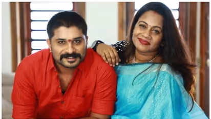 ഹൈറിച്ച് സാമ്പത്തിക തട്ടിപ്പ് കേസ്; ശ്രീനയും പ്രതാപനും ഇന്ന് ഇഡി ഓഫീസിൽ കീഴടങ്ങിയേക്കും