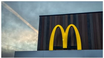 ചാറ്റ് ജിപിടി തുണ; മക്ഡോണാൾഡിനെ പറ്റിച്ച് 100 ഭക്ഷണ പൊതി സംഘടിപ്പിച്ചതായി യുവാവ് ! പ്രതികരിച്ച് സോഷ്യൽ മീഡിയ