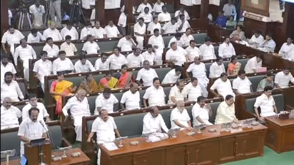 மீண்டும் பழைய ஓய்வூதிய திட்டம்.? அரசு ஊழியர்கள், ஆசிரியர்களுக்கு சட்டசபையில் வெளியான முக்கிய அறிவிப்பு