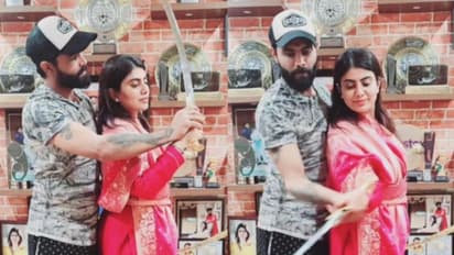 കൂടെ നിന്നവള് അവള് മാത്രമാണ്; പ്ലേയര് ഓഫ് ദ് മാച്ച് പുരസ്കാരം ഭാര്യക്ക് സമര്പ്പിച്ച് രവീന്ദ്ര ജഡേജ