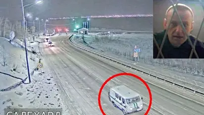 Video of Alexey Navalny's body being transported in convoy caught on traffic cams (WATCH)