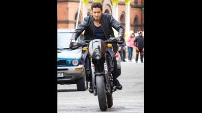 మహేష్‌ బాబు యాడ్స్ కి  డబ్బింగ్‌ చెప్పేది ఎవరో తెలుసా?.. `జబర్దస్త్` కమెడియన్‌లో ఈ టాలెంట్‌ కూడా ఉందా?