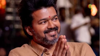 രാഷ്‍ട്രീയത്തില്‍ രണ്ടുംകല്‍പ്പിച്ച് വിജയ്, ഇതാണ് ആദ്യ ലക്ഷ്യം