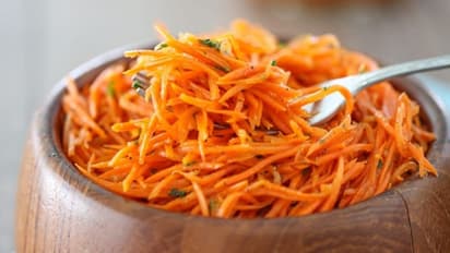 പല്ല് പൊട്ടലും നിറം മങ്ങലുമൊക്കെ പരിഹരിക്കാം; ഈ ഭക്ഷണങ്ങള് കഴിച്ചുനോക്കൂ...